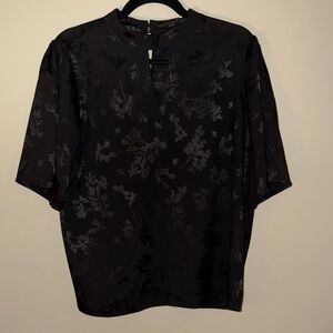 Ann Taylor Factory Black Floral-Pattern Short Sleeve Shirt Size M